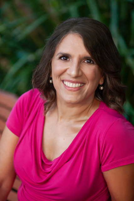 Nadia Mead headshot