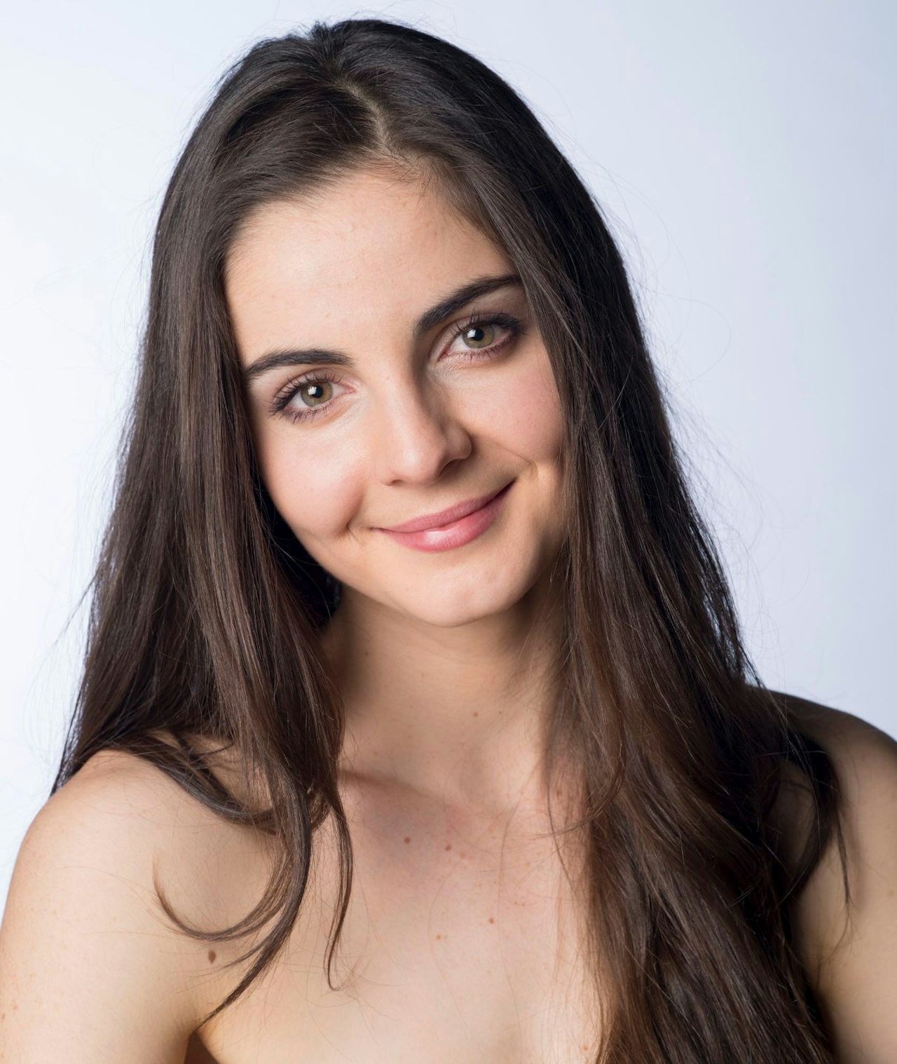 Nadia Headshot